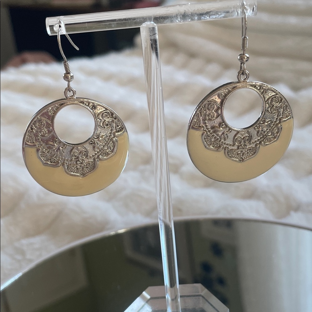 Elegant Silver and Cream Earrings